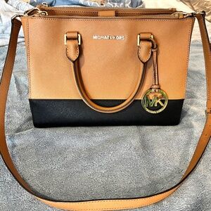 Michael Kors Jet Set purse